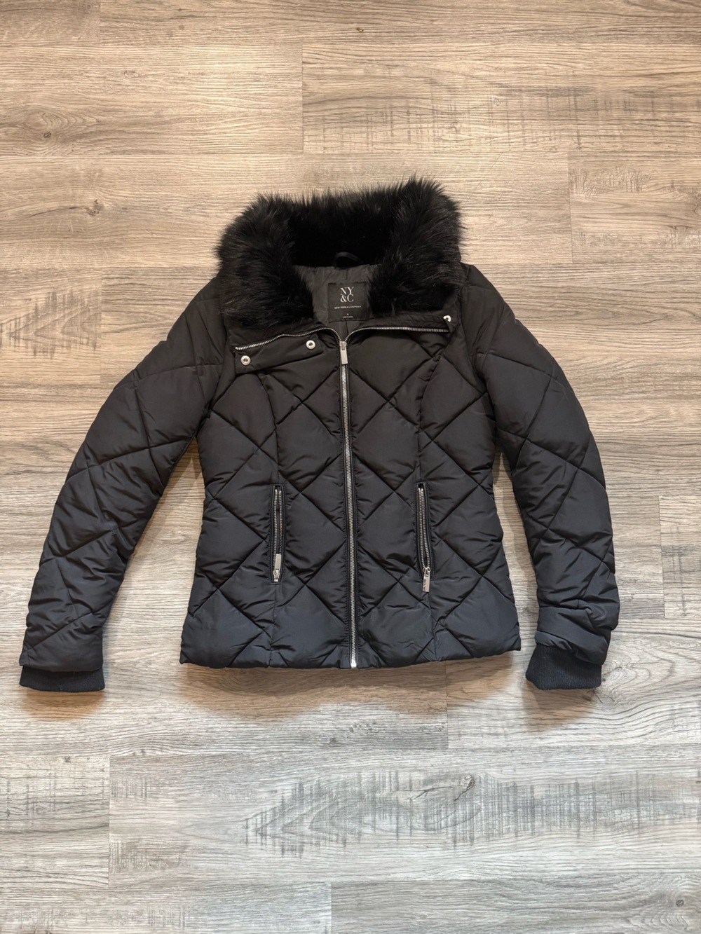 New York & Company Black Quilted Puffer Jacket with Faux Fur Trim